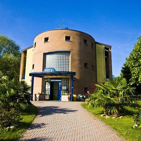 Hotel Il Canneto Porto Ceresio Extérieur photo
