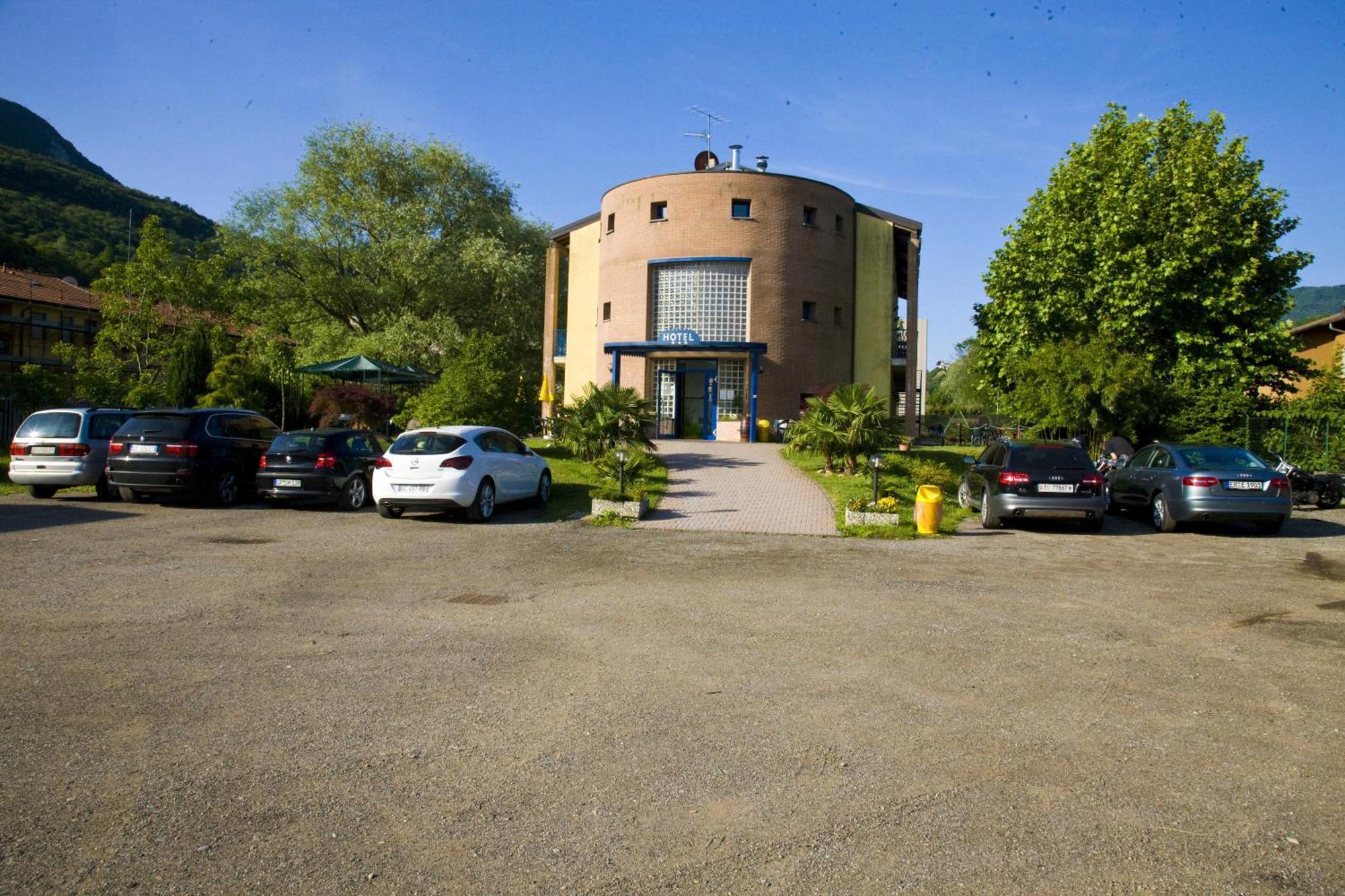 Hotel Il Canneto Porto Ceresio Extérieur photo