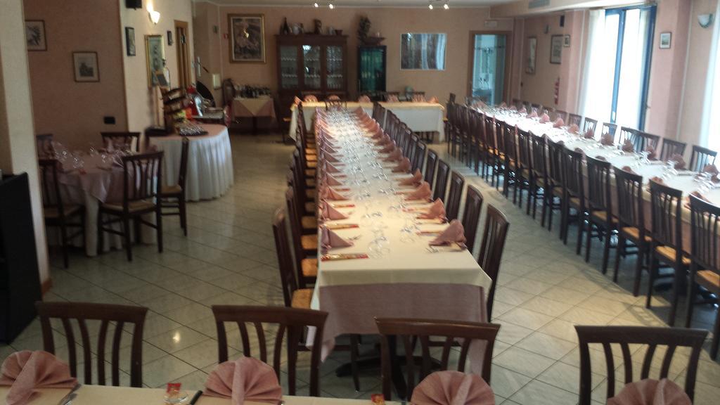 Hotel Il Canneto Porto Ceresio Extérieur photo