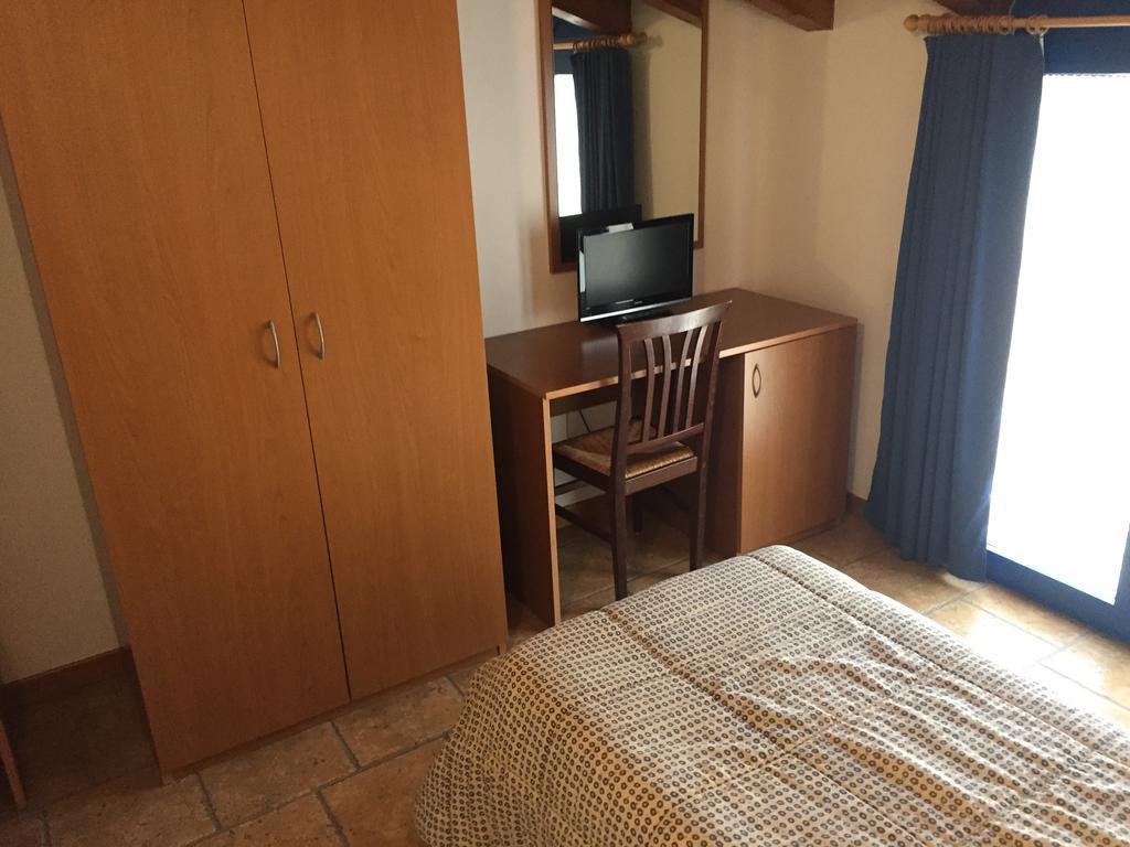 Hotel Il Canneto Porto Ceresio Extérieur photo