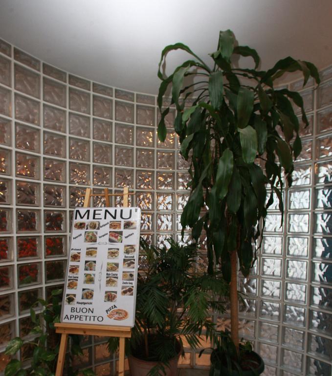 Hotel Il Canneto Porto Ceresio Extérieur photo