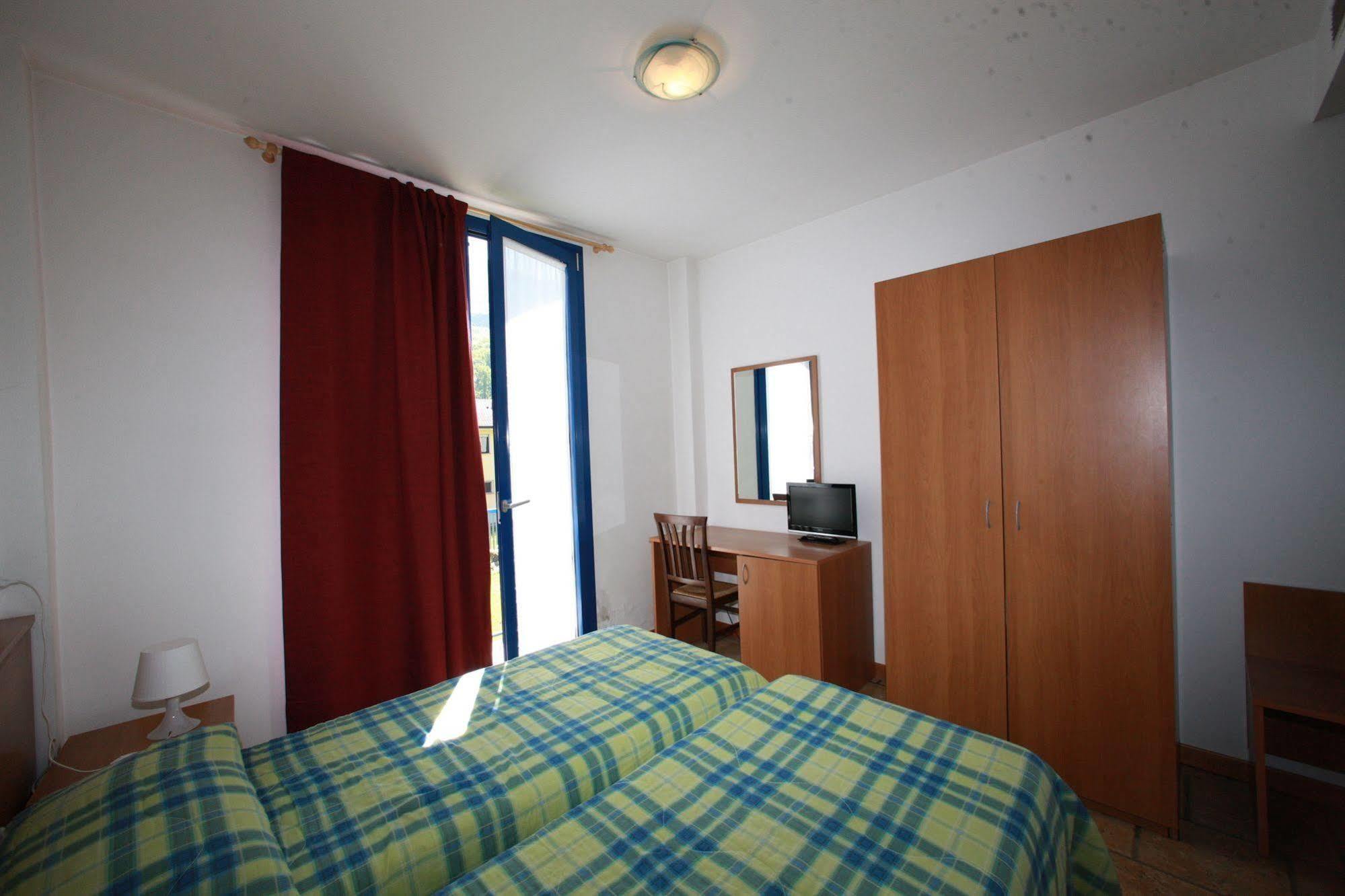 Hotel Il Canneto Porto Ceresio Extérieur photo