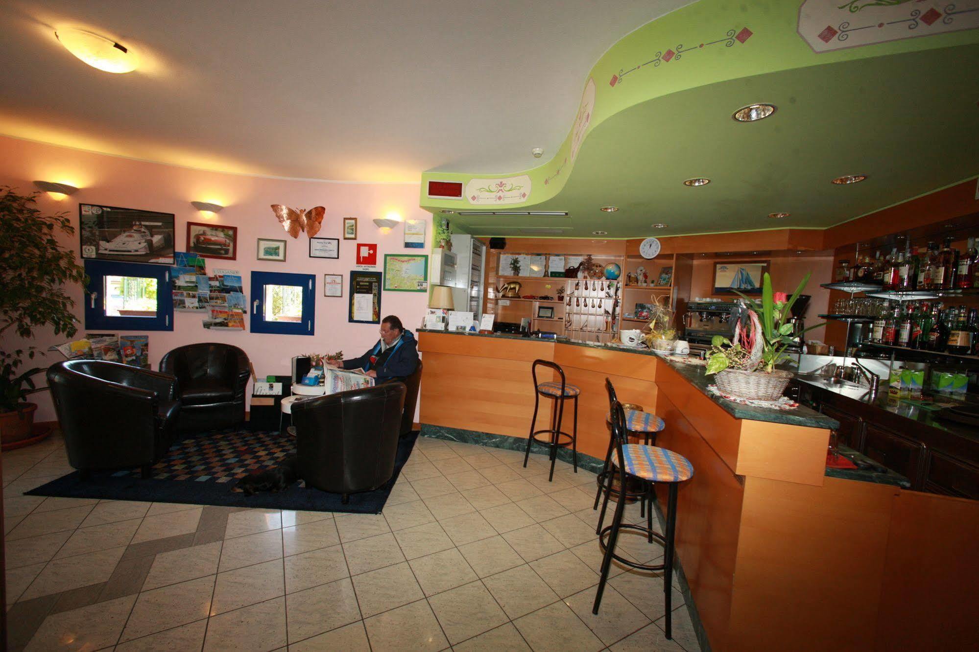 Hotel Il Canneto Porto Ceresio Extérieur photo