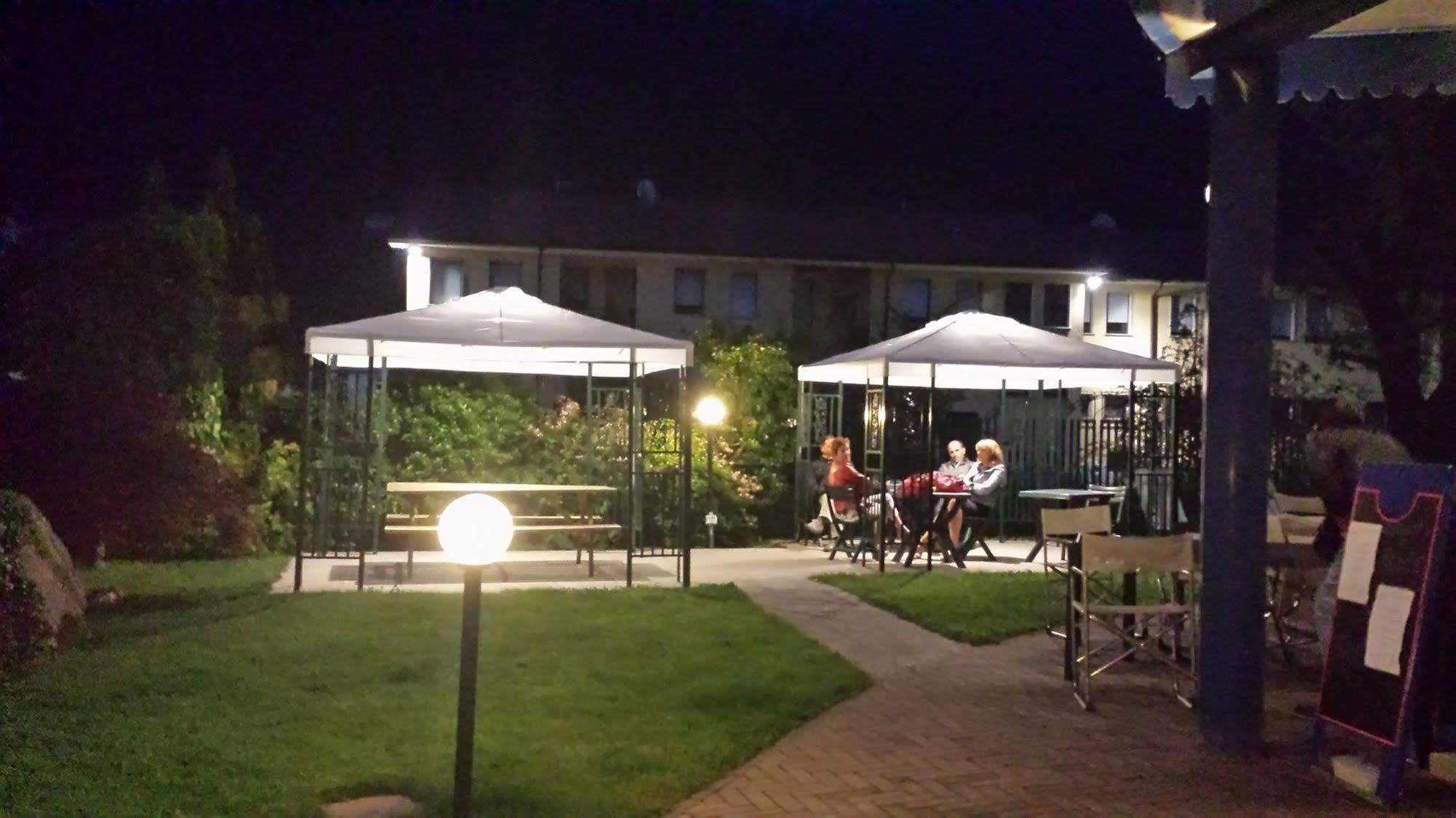 Hotel Il Canneto Porto Ceresio Extérieur photo