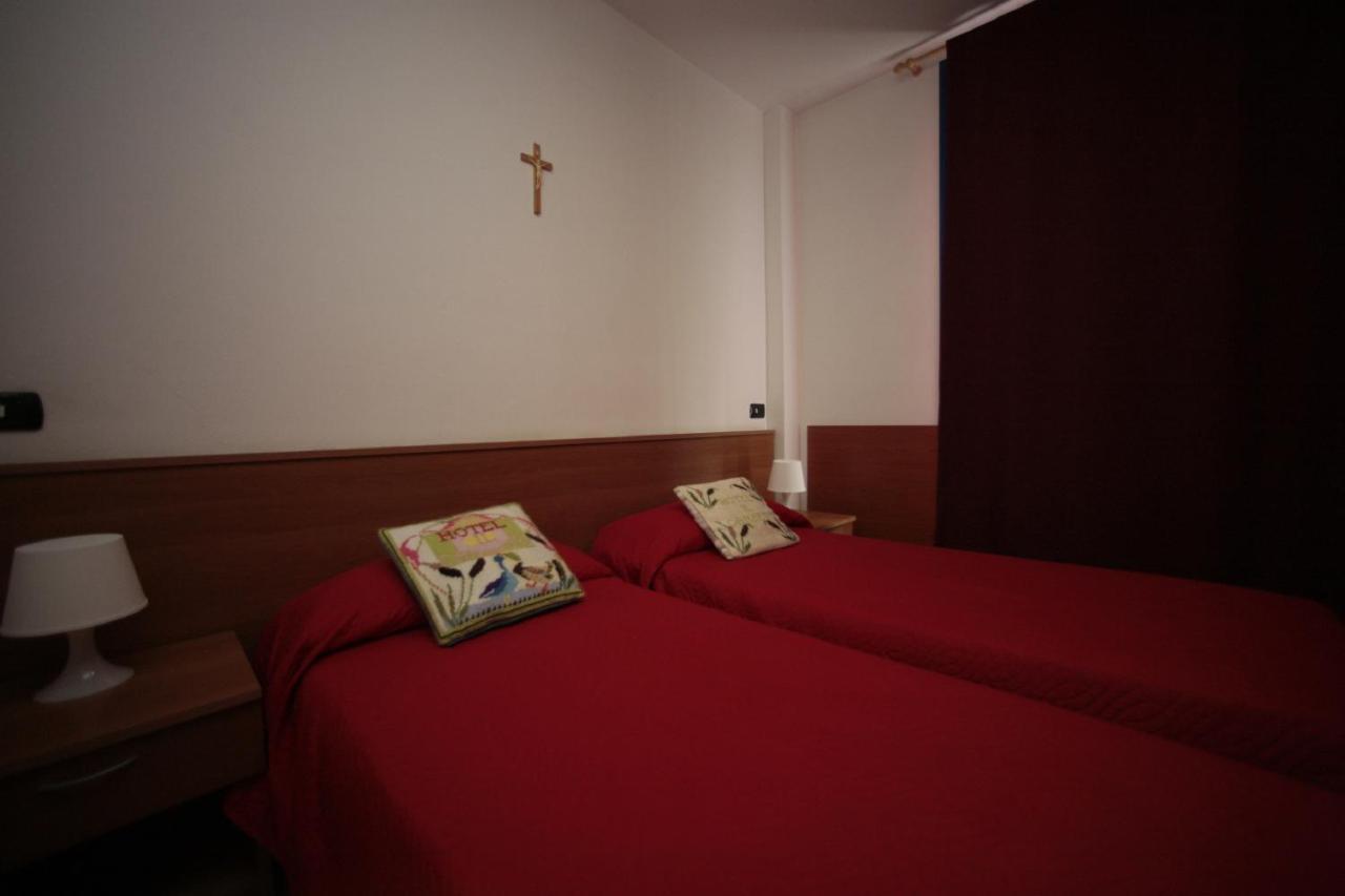 Hotel Il Canneto Porto Ceresio Extérieur photo